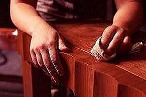 Как ухаживать за деревянной мебелью?